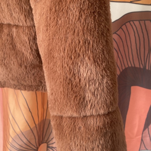 Abercrombie Faux Fur Mini Puffer Coat - Picture 4 of 16